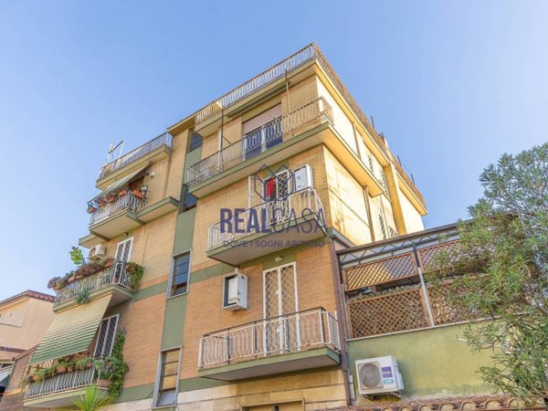 appartamento in vendita a Roma in zona Romanina