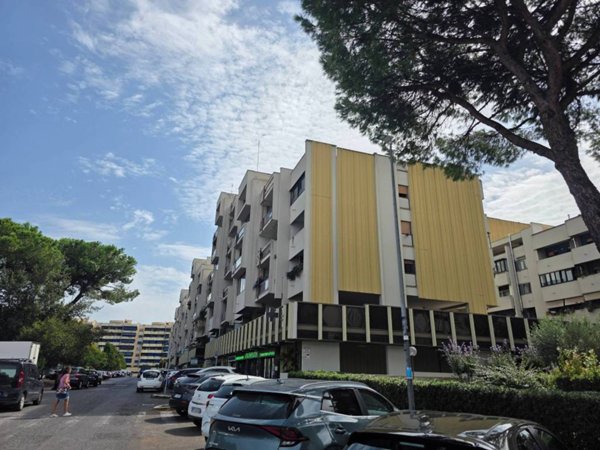 appartamento in vendita a Roma in zona Giuliano Dalmata