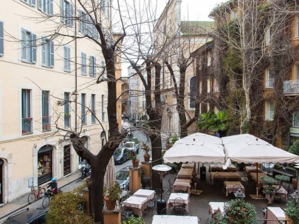 negozio in vendita a Roma in zona Parione/Sant'Eustachio