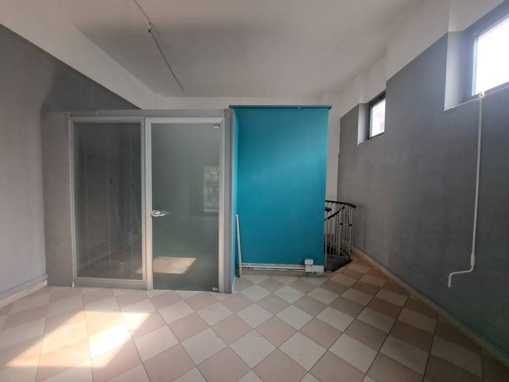 negozio in vendita a Roma in zona Ponte Mammolo