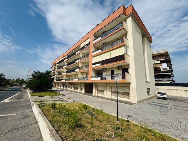 appartamento in vendita a Roma in zona Ponte di Nona