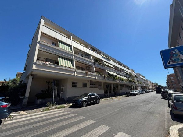 appartamento in vendita a Roma in zona Acilia