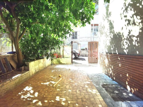 appartamento in vendita a Roma in zona Tomba di Nerone