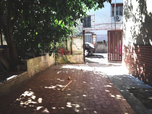 appartamento in vendita a Roma in zona Tomba di Nerone