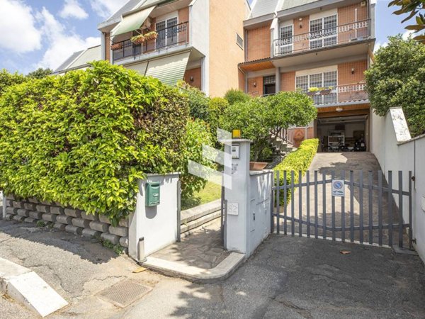 casa indipendente in vendita a Roma