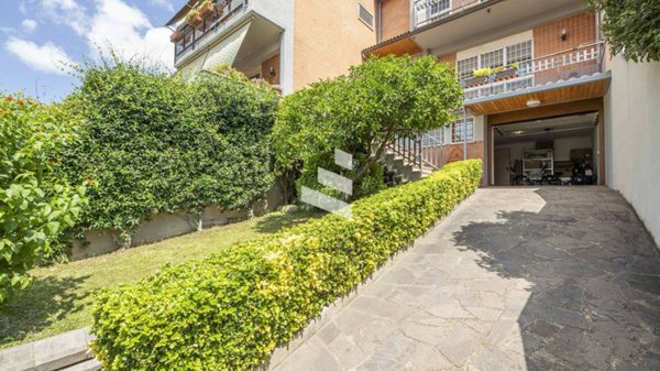 casa indipendente in vendita a Roma