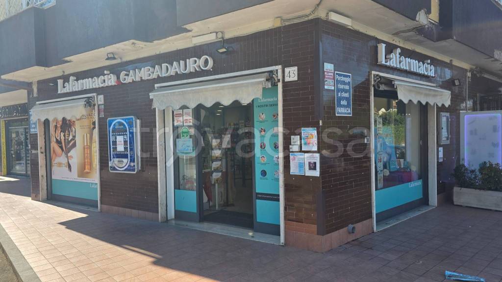 negozio in vendita a Roma in zona Acilia