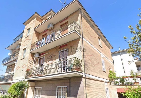 appartamento in vendita a Roma in zona Ponte di Nona
