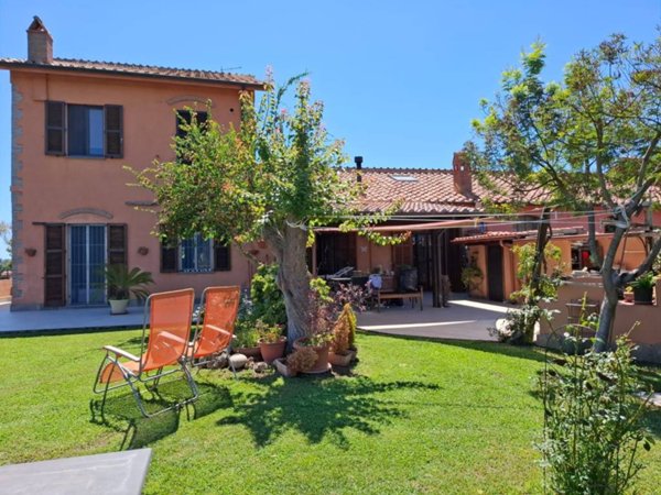 casa indipendente in vendita a Roma in zona Trigoria