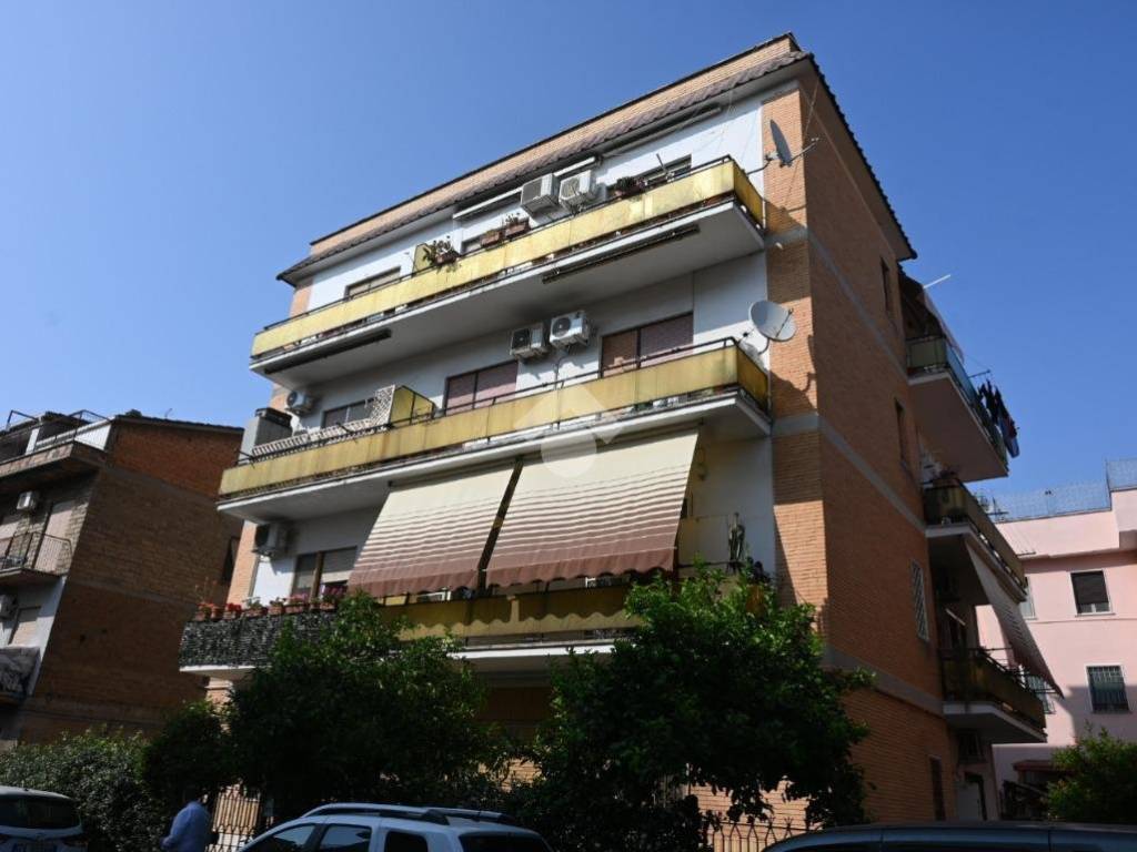 appartamento in vendita a Roma in zona Borghesiana