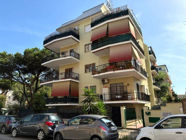 appartamento in vendita a Roma in zona Ostia