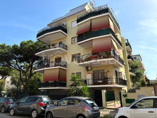 appartamento in vendita a Roma in zona Ostia
