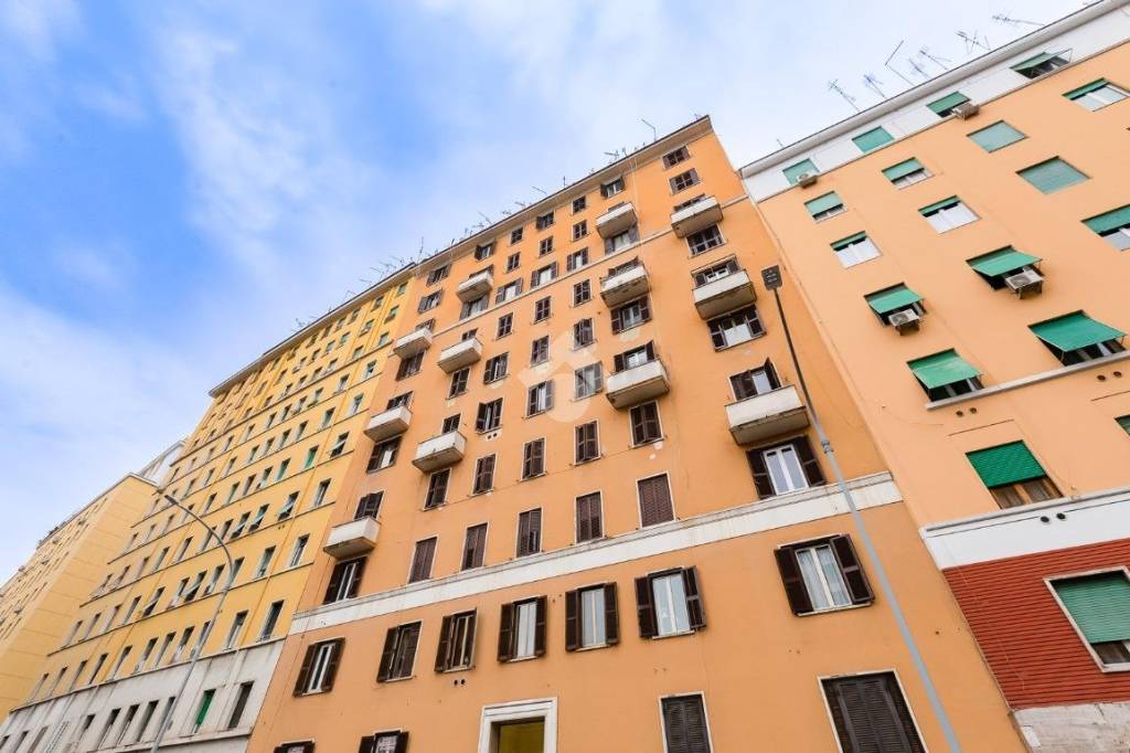 appartamento in vendita a Roma in zona Appio Latino
