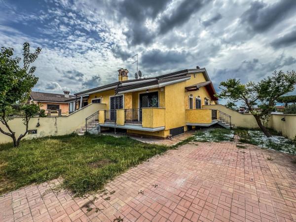 casa indipendente in vendita a Roma in zona Infernetto