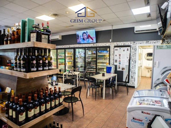 negozio in vendita a Roma in zona Olgiata