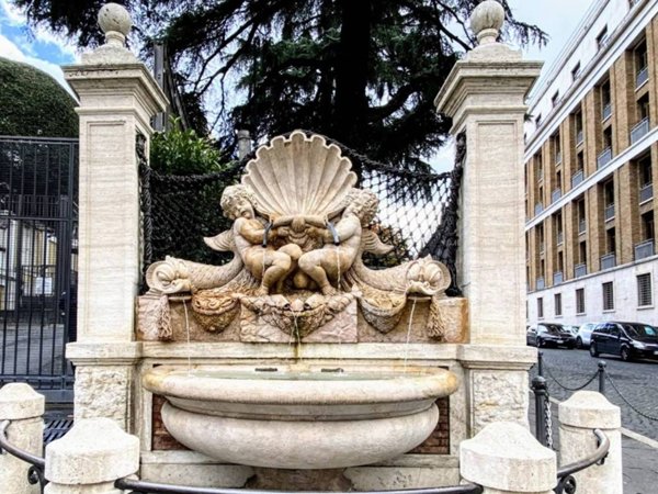 negozio in vendita a Roma in zona Tor di Quinto