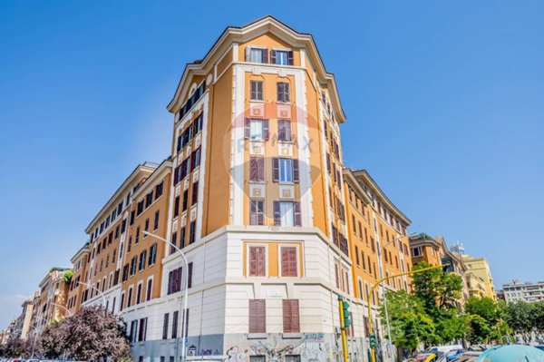 appartamento in vendita a Roma in zona Tuscolano