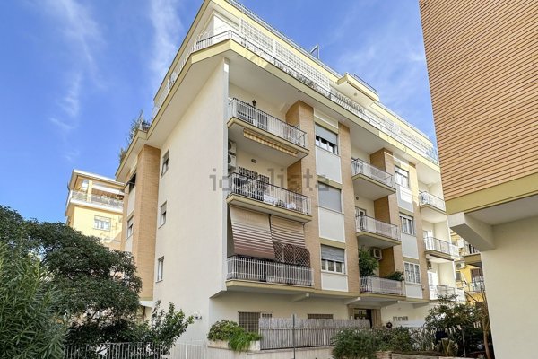 appartamento in vendita a Roma in zona Gianicolense
