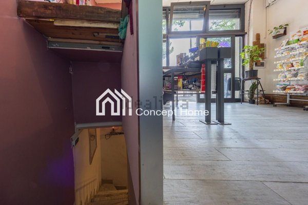 locale commerciale in vendita a Roma in zona Prenestino-Labicano