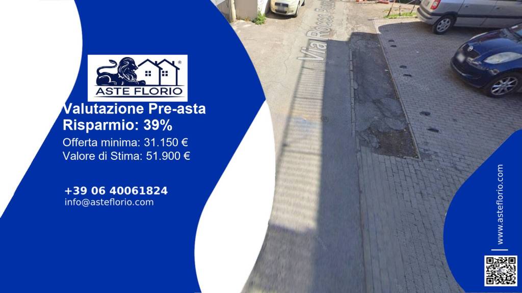 locale commerciale in vendita a Roma in zona Torre Angela