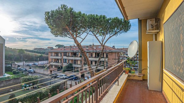 appartamento in vendita a Roma in zona Castel di Leva