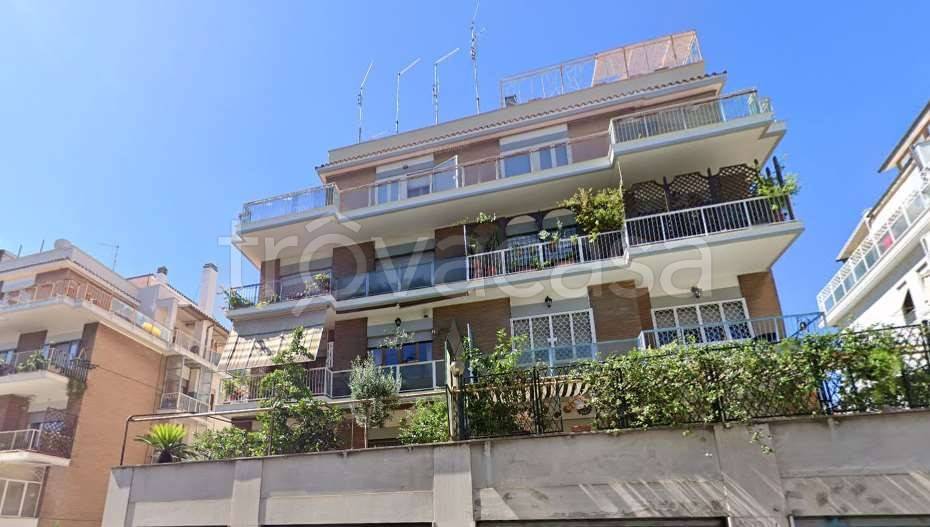 appartamento in vendita a Roma in zona Gianicolense