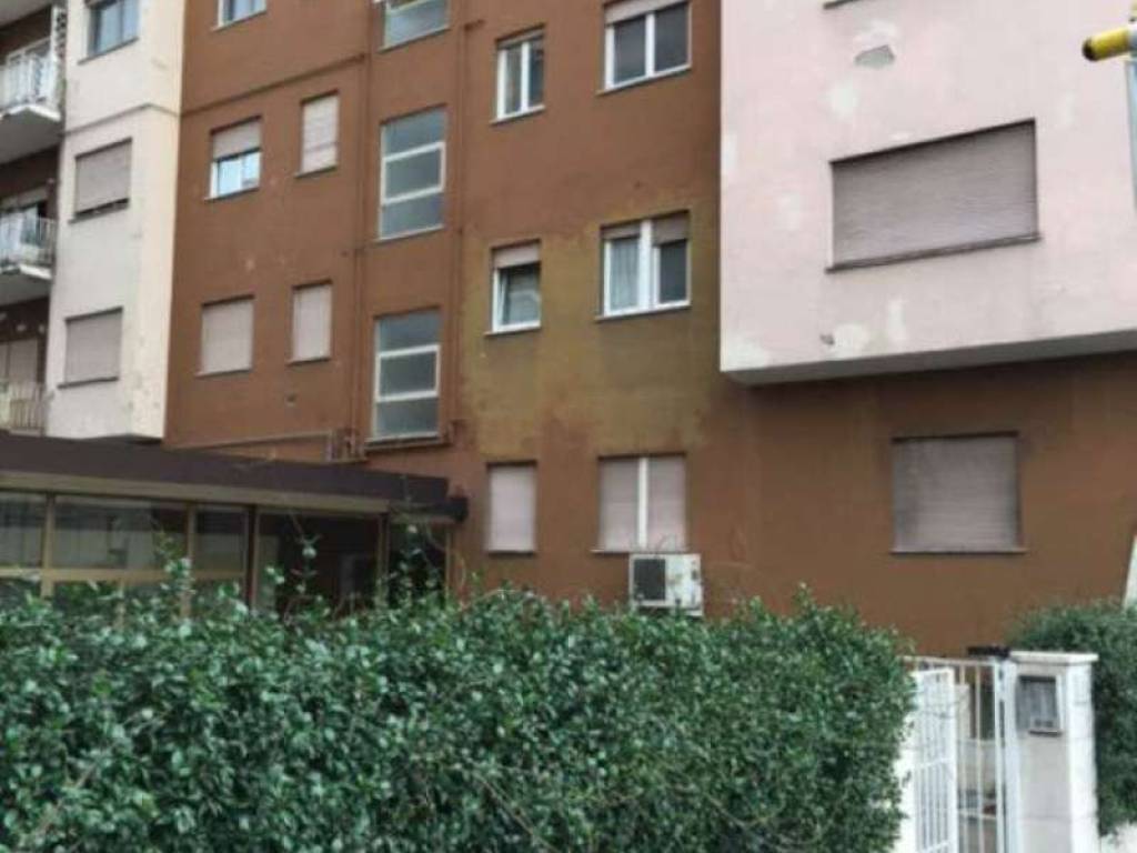 appartamento in vendita a Roma in zona Ardeatino