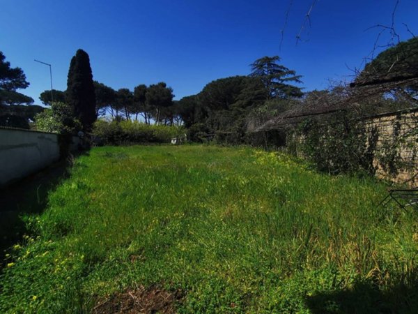 villa in vendita a Roma in zona Casal Palocco