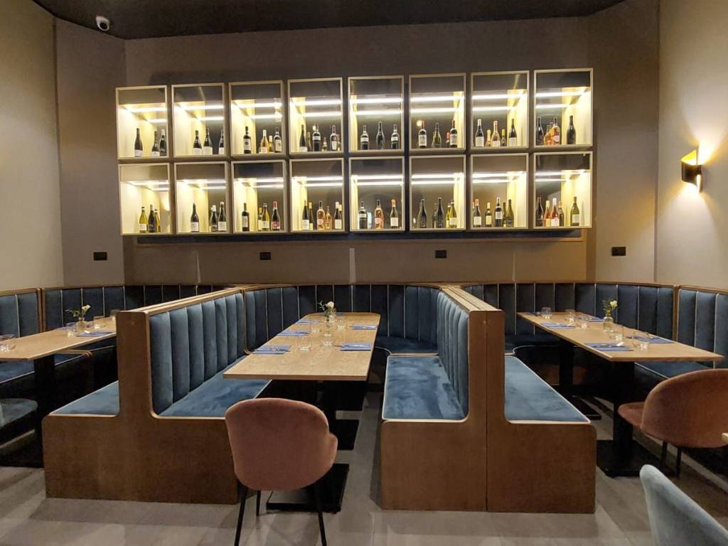 negozio in vendita a Roma in zona Appio Latino