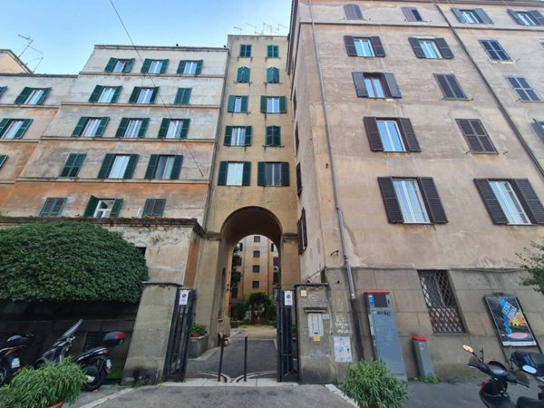 locale commerciale in vendita a Roma in zona Nomentano