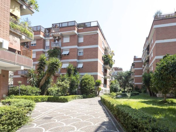 appartamento in vendita a Roma in zona Ostiense