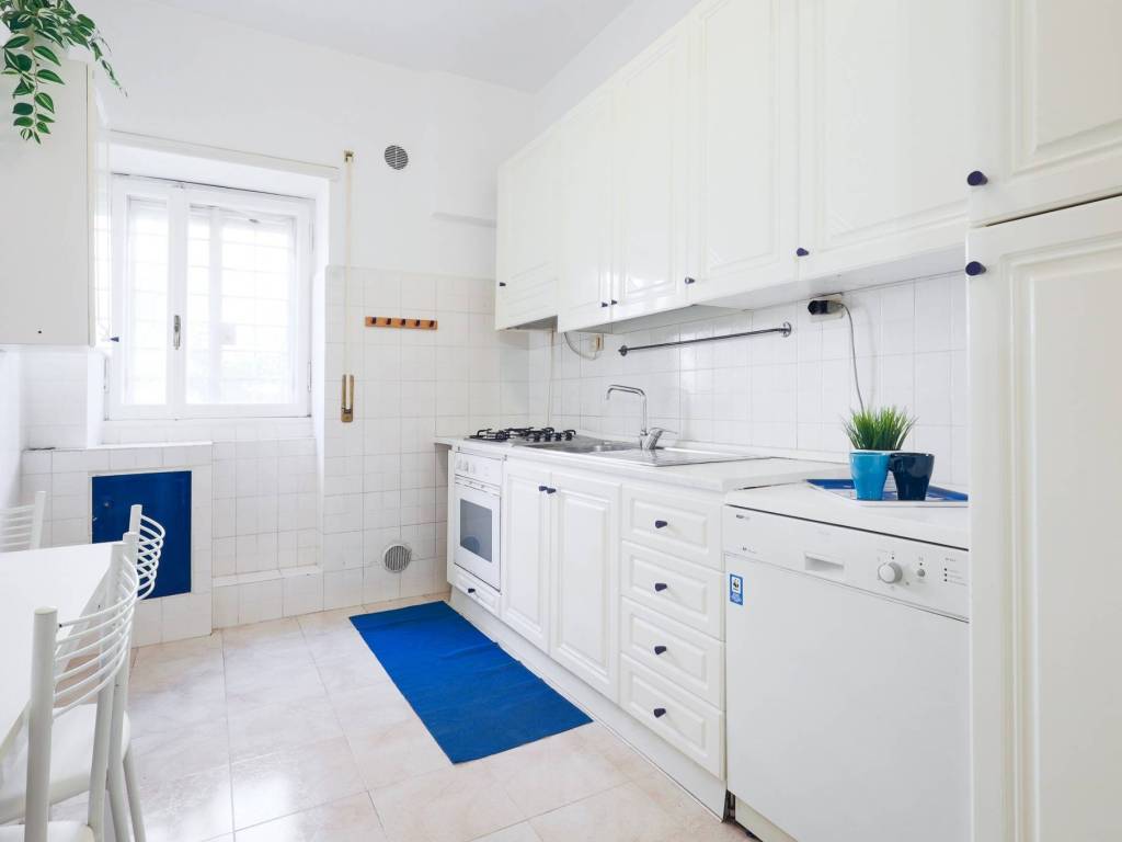 appartamento in vendita a Roma in zona Ostiense