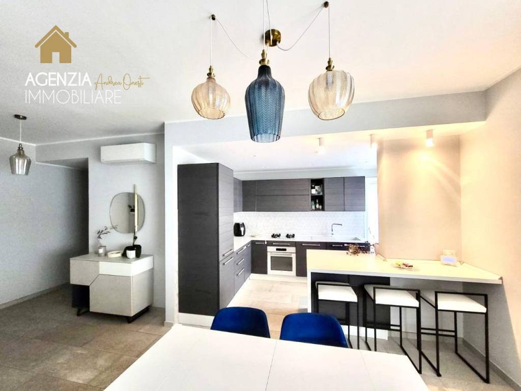 appartamento in vendita a Roma in zona Appio Claudio