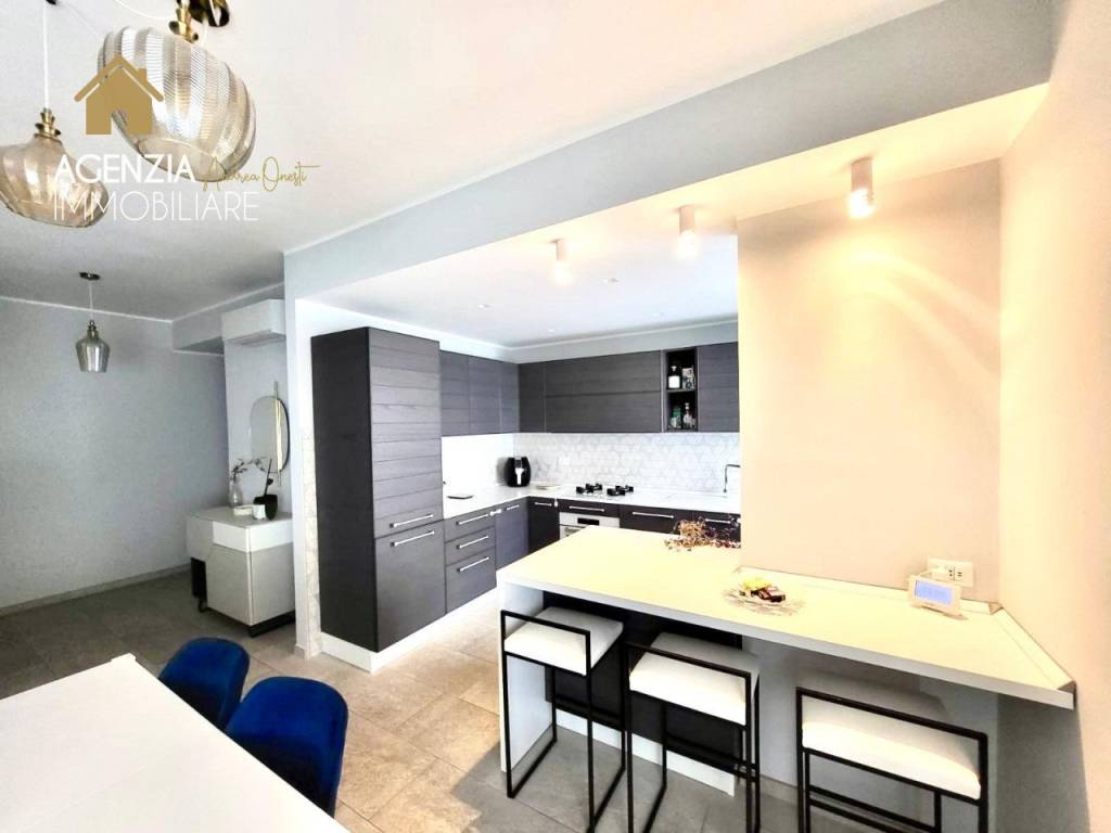 appartamento in vendita a Roma in zona Appio Claudio