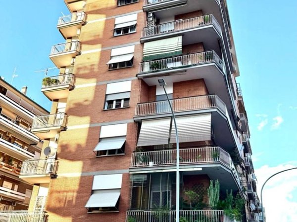appartamento in vendita a Roma in zona Appio Claudio