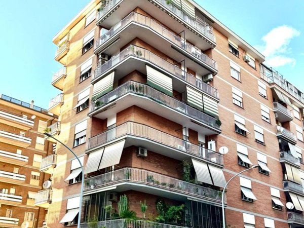 appartamento in vendita a Roma in zona Appio Claudio