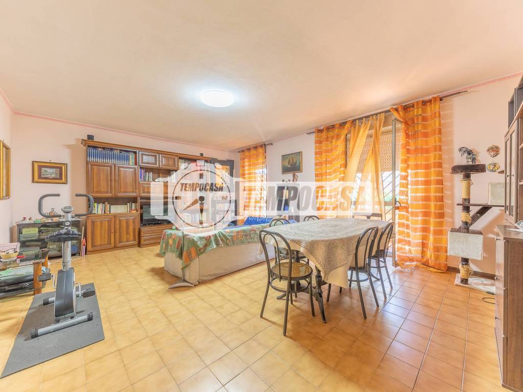 appartamento in vendita a Roma in zona Cinecittà