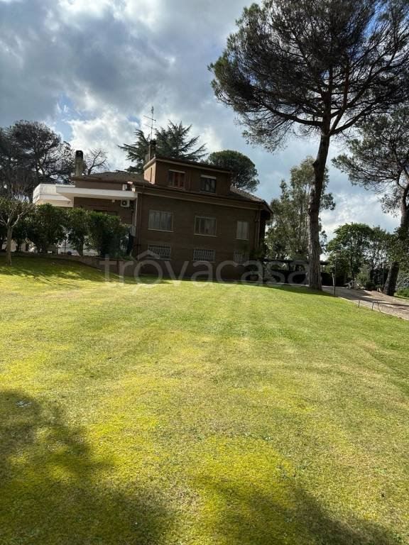 casa indipendente in vendita a Roma in zona Pantan Monastero