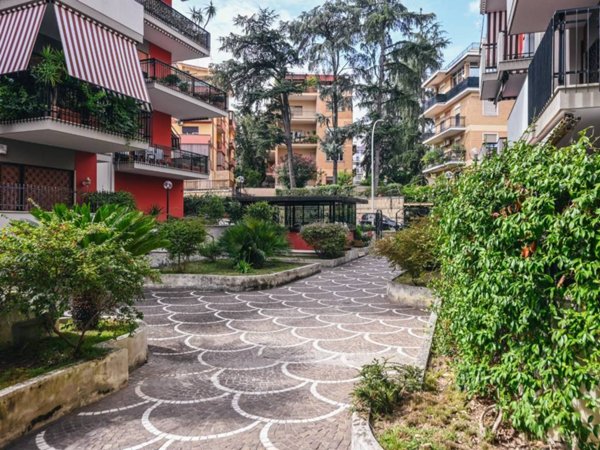 appartamento in vendita a Roma in zona Giuliano Dalmata