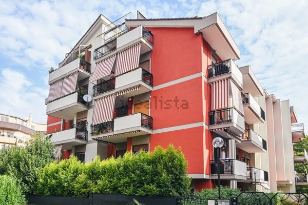appartamento in vendita a Roma in zona Giuliano Dalmata