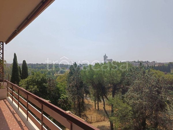 appartamento in vendita a Roma in zona Vigna Murata