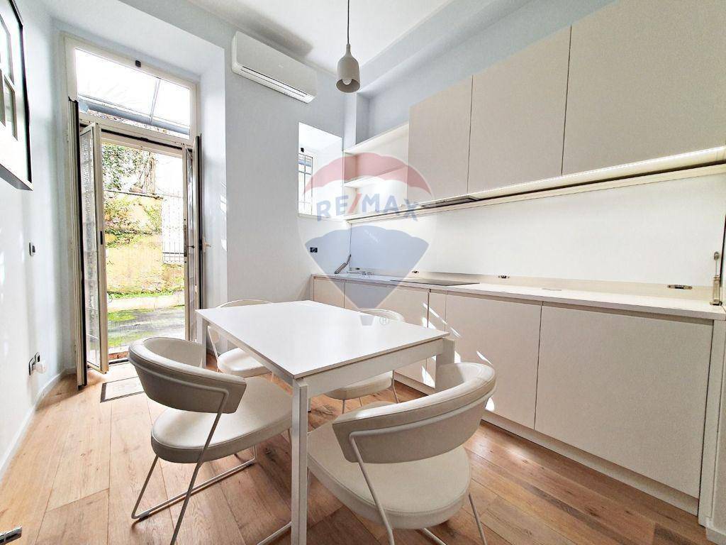 appartamento in vendita a Roma in zona Ostiense