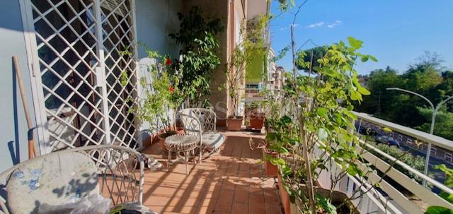 appartamento in vendita a Roma in zona Ardeatino