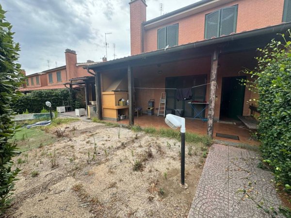 casa indipendente in vendita a Roma in zona Axa