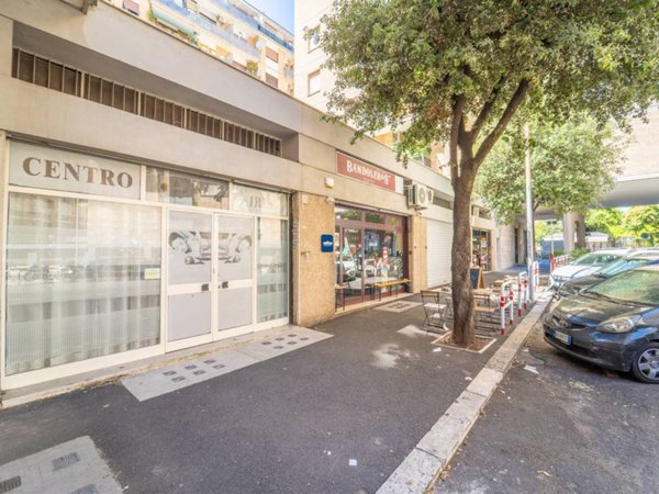 negozio in vendita a Roma in zona Ostiense