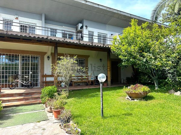 casa indipendente in vendita a Roma in zona Casal Palocco