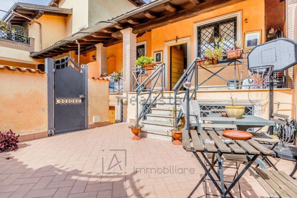 casa indipendente in vendita a Roma in zona Infernetto