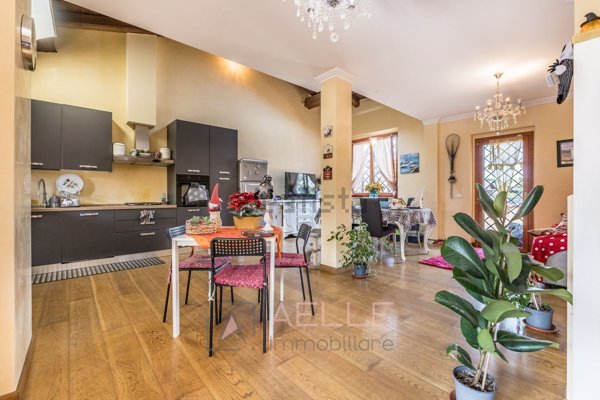 casa indipendente in vendita a Roma in zona Infernetto