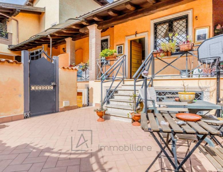 casa indipendente in vendita a Roma in zona Axa
