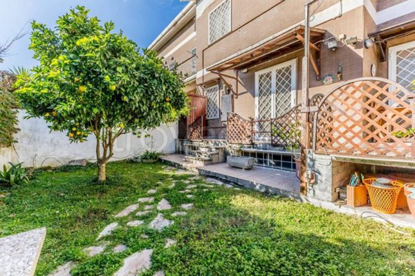 casa indipendente in vendita a Roma in zona Axa